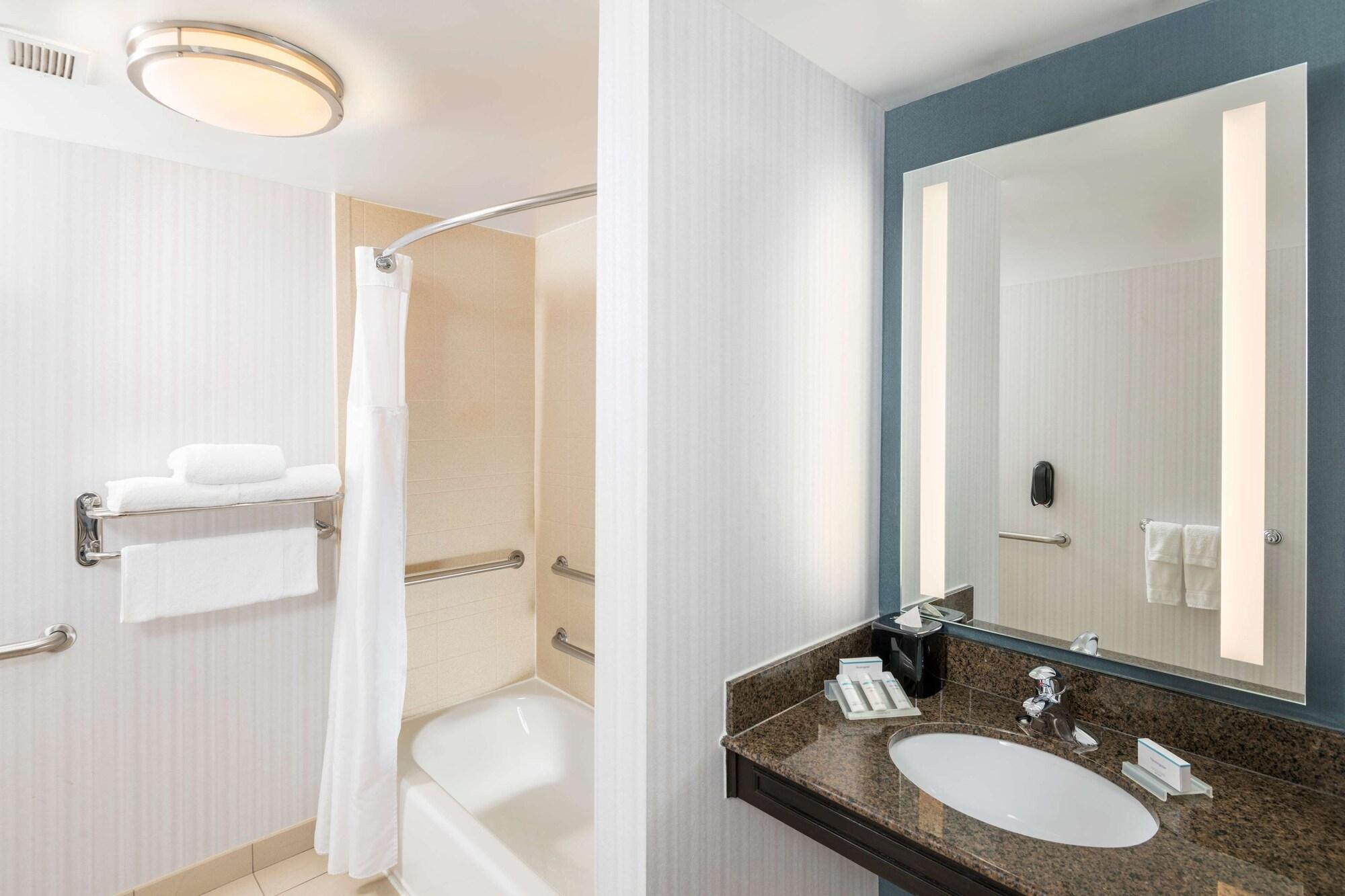 Hilton Garden Inn Silver Spring White Oak Kültér fotó