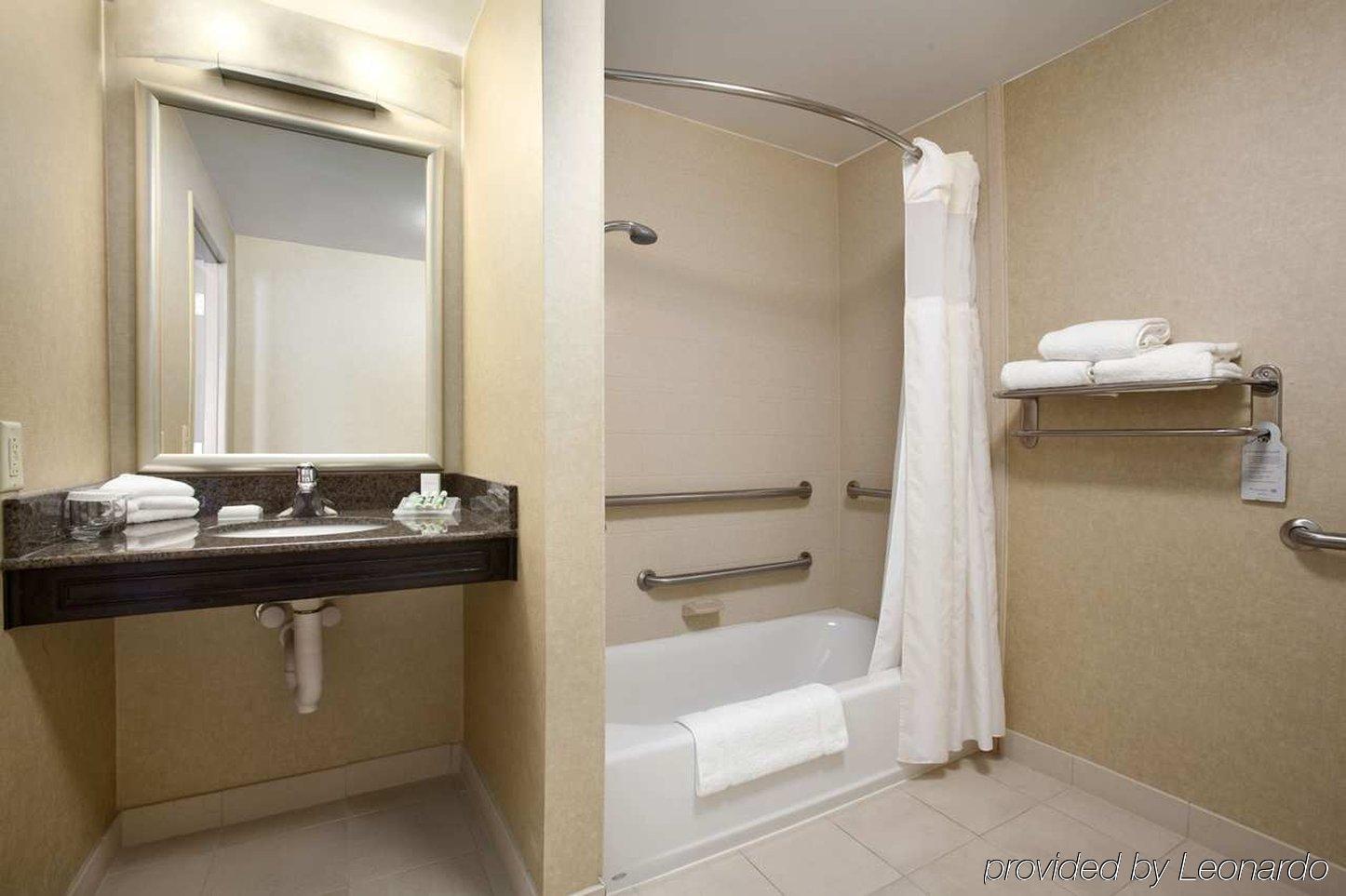 Hilton Garden Inn Silver Spring White Oak Szoba fotó
