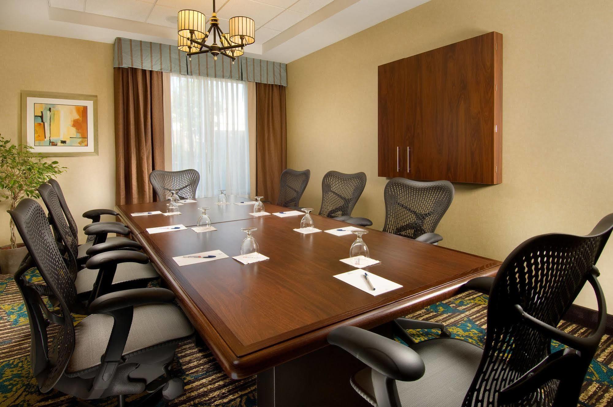 Hilton Garden Inn Silver Spring White Oak Kültér fotó